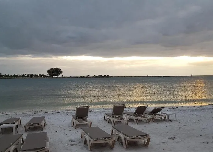 Coconut Cove All-suite Hotel Clearwater Beach