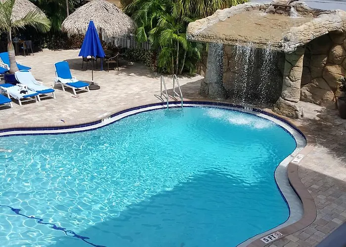 Coconut Cove All-suite Hotel 2*