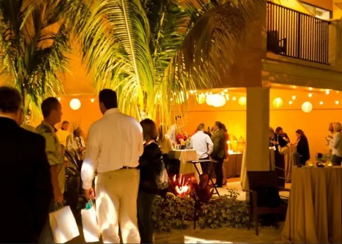 Hotel Coconut Cove All-suite 2*