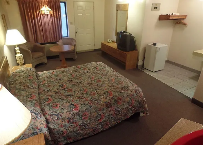 Hotel Coconut Cove All-suite 2*