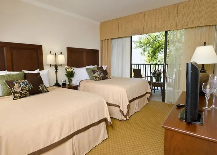 Coconut Cove All-suite