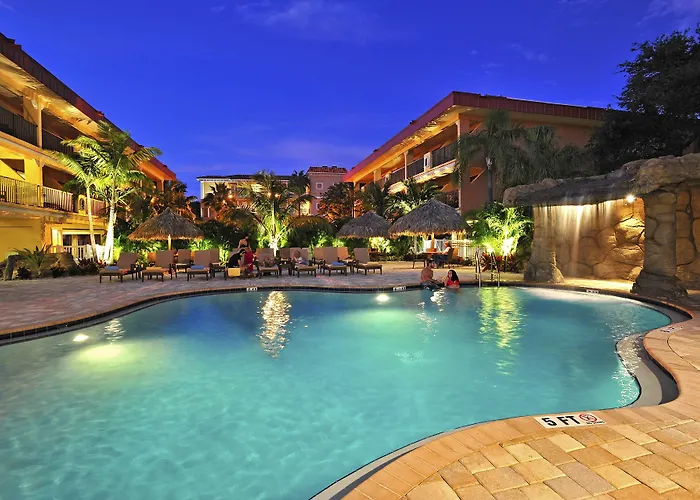 Hotel Coconut Cove All-suite