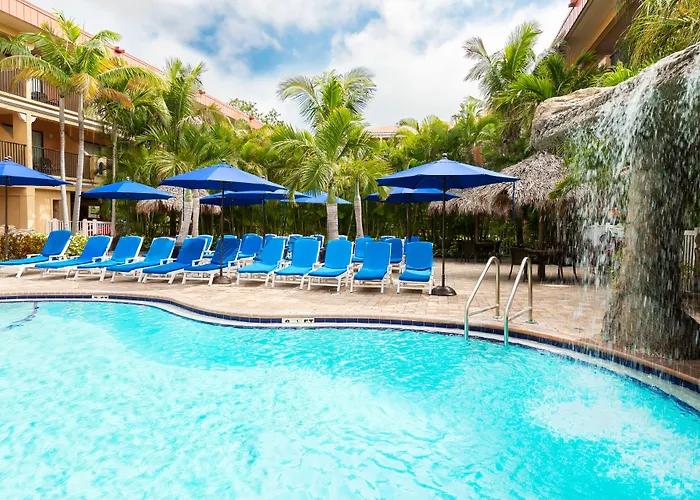Coconut Cove All-suite Hotel