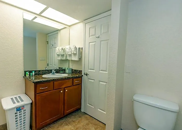 Hotel Coconut Cove All-suite 2*