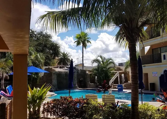 Coconut Cove All-suite Hotel