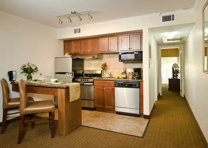 Coconut Cove All-suite Hotel