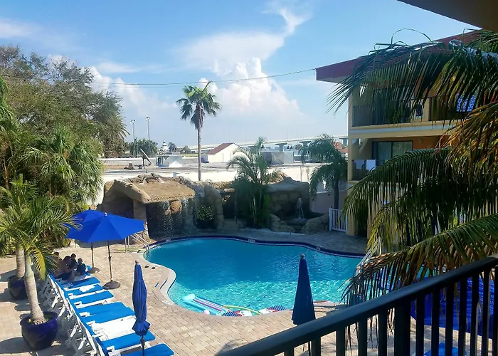 Hotel Coconut Cove All-suite 2*